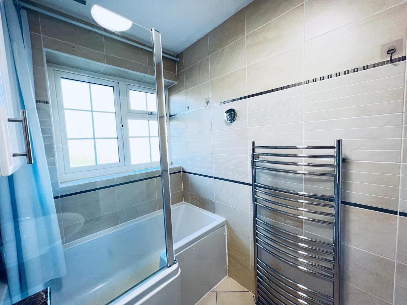 Rooms In Stylish House Milton Keynes Exterior foto