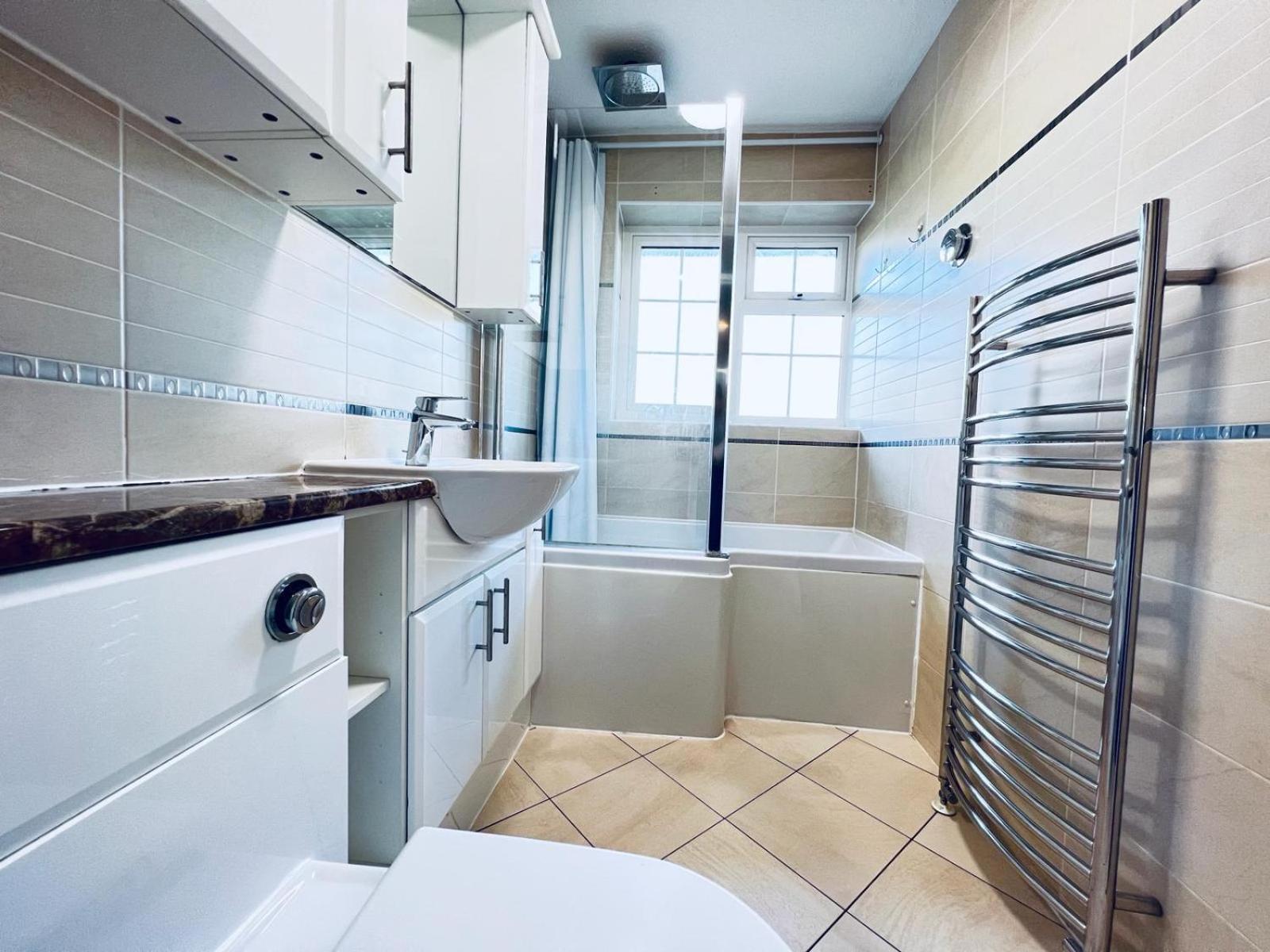 Rooms In Stylish House Milton Keynes Exterior foto